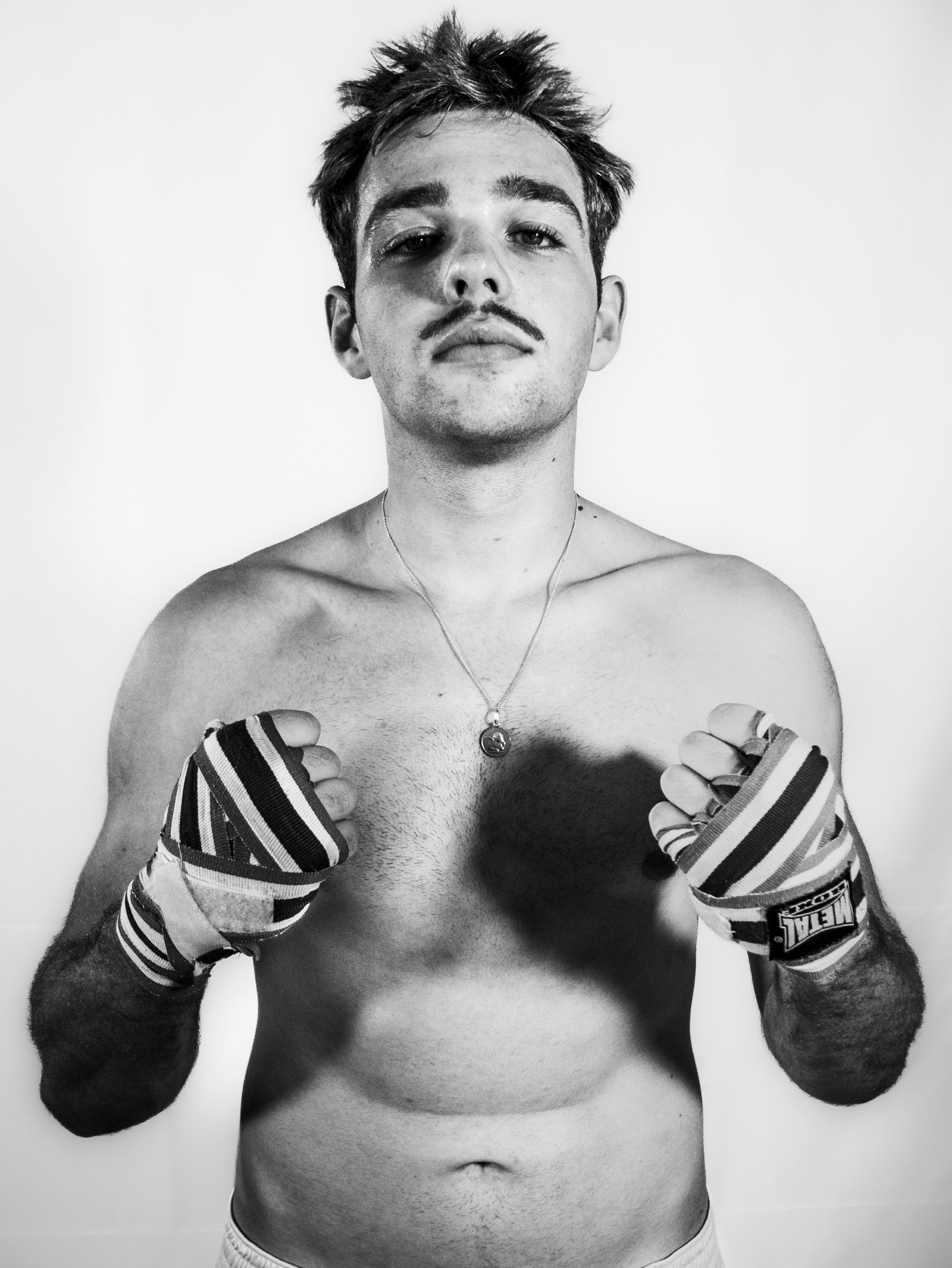 Photogrphie en studio d'un homme